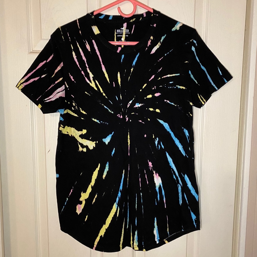 Men’s Hollister Must-Have Curved Hem T-Shirt